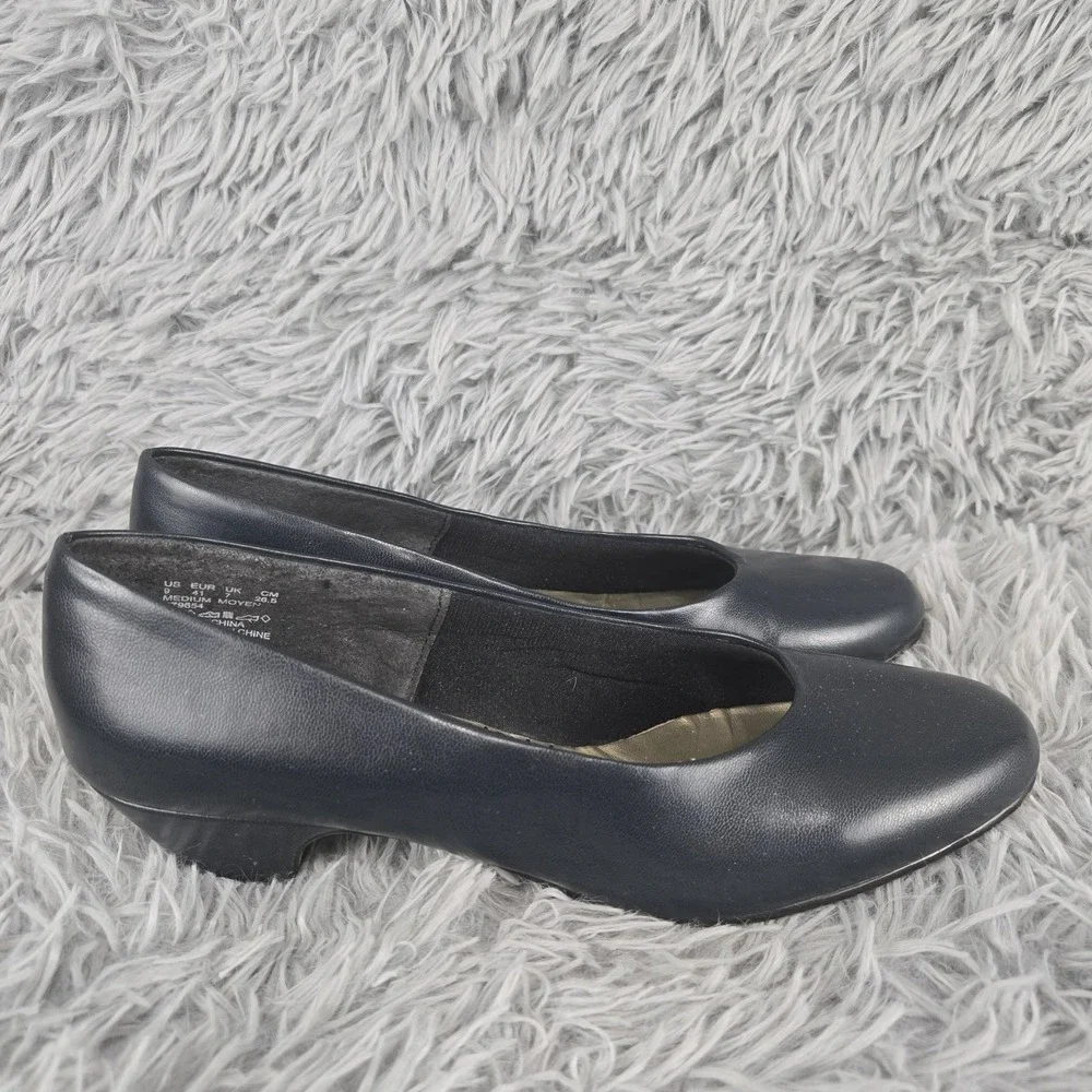 Soft Style Womens 9 Navy Blue Low Kitten Heel‎ Round Toe Comfort Pumps H79654